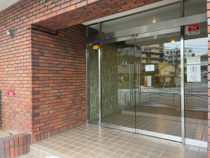 江東区亀戸、マンションのエントランス画像です