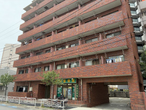 江東区亀戸、マンションの外観画像です