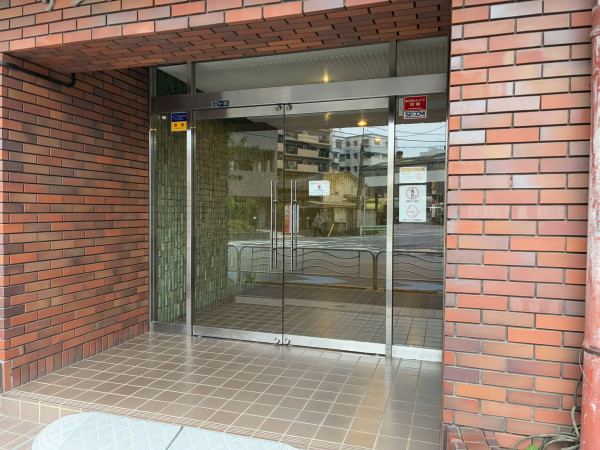江東区亀戸、マンションのエントランス画像です