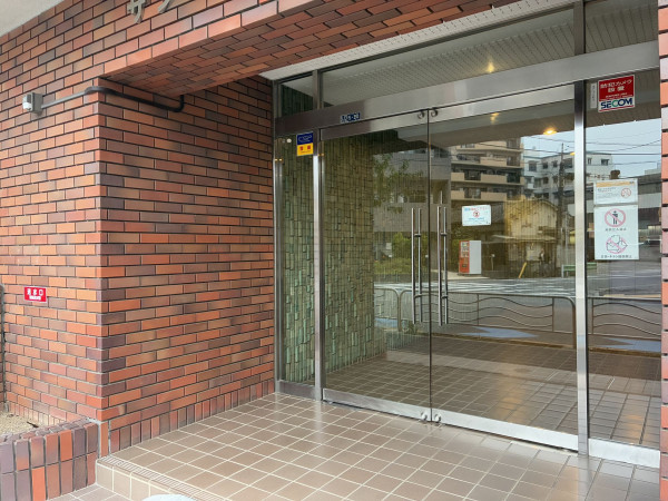 江東区亀戸、マンションのエントランス画像です