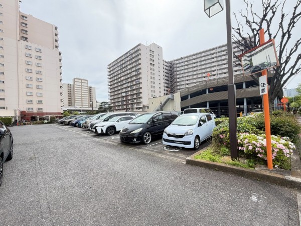 江東区大島、マンションの駐車場画像です