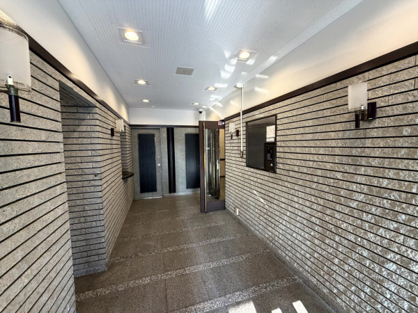 江東区亀戸、マンションのエントランス画像です
