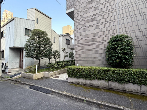 江東区亀戸、マンションの外観画像です