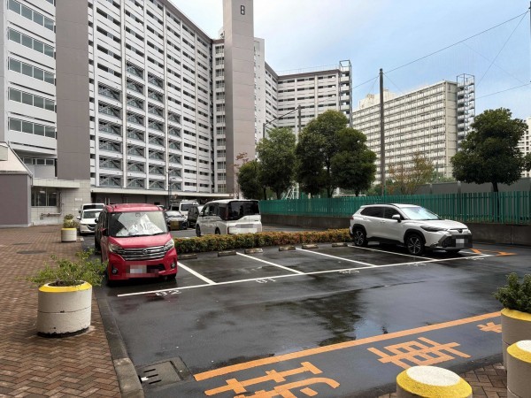 江東区南砂、マンションの駐車場画像です