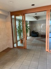 江東区大島、マンションのエントランス画像です