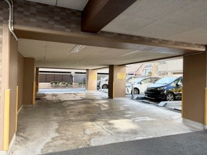江東区大島、マンションの駐車場画像です