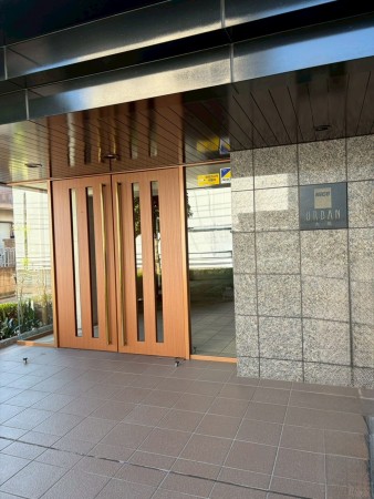 江東区大島、マンションのエントランス画像です