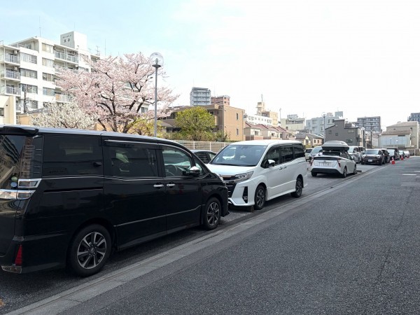 江東区東砂、マンションの駐車場画像です