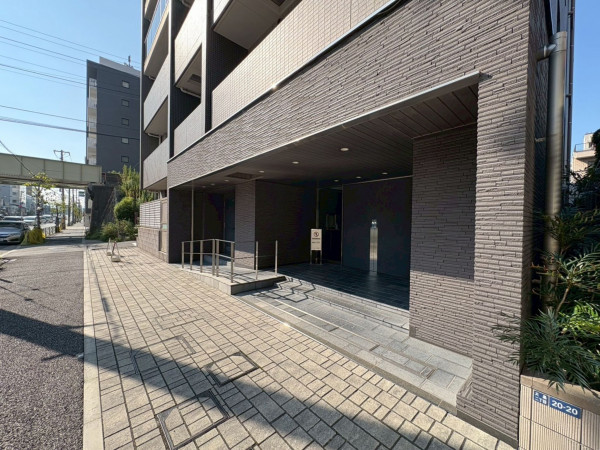 江東区大島、マンションのエントランス画像です
