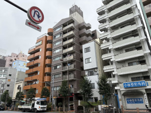 江東区亀戸、マンションの外観画像です