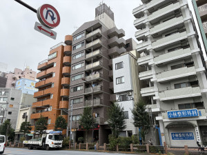 江東区亀戸、マンションの外観画像です