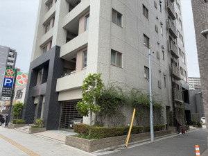 江東区亀戸、マンションの外観画像です