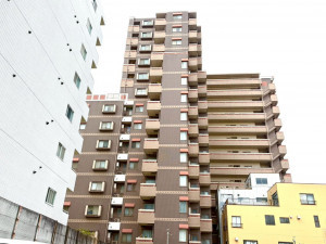 江東区大島、マンションの外観画像です