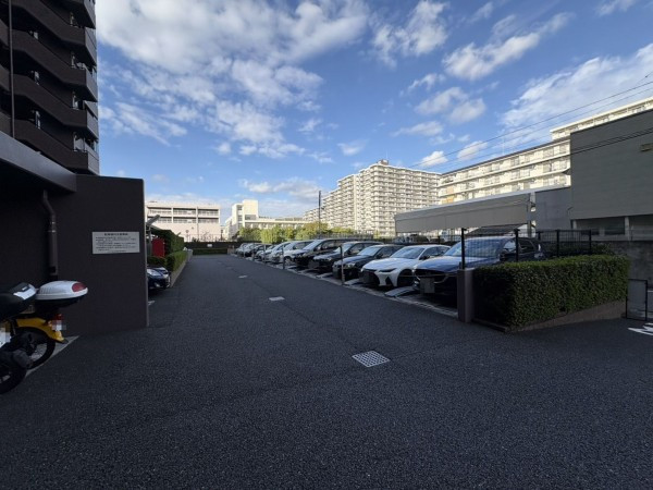 江東区扇橋、マンションの駐車場画像です