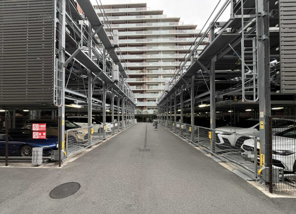 江東区東陽、マンションの駐車場画像です