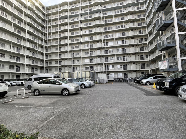 江東区東砂、マンションの駐車場画像です