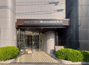 江東区冬木、マンションのエントランス画像です
