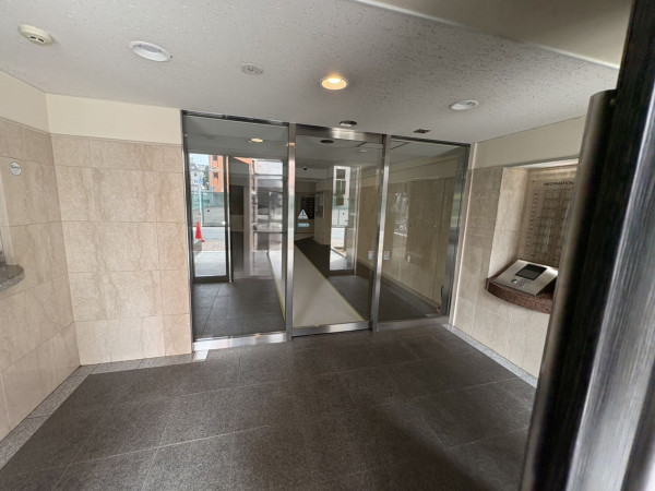 江東区白河、マンションのエントランス画像です