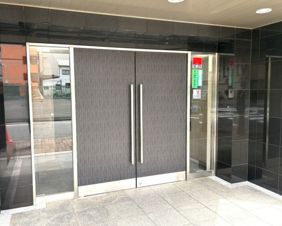 江東区白河、マンションのエントランス画像です