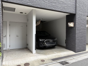 江東区新大橋、マンションの駐車場画像です