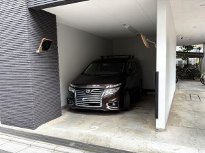 江東区新大橋、マンションの駐車場画像です