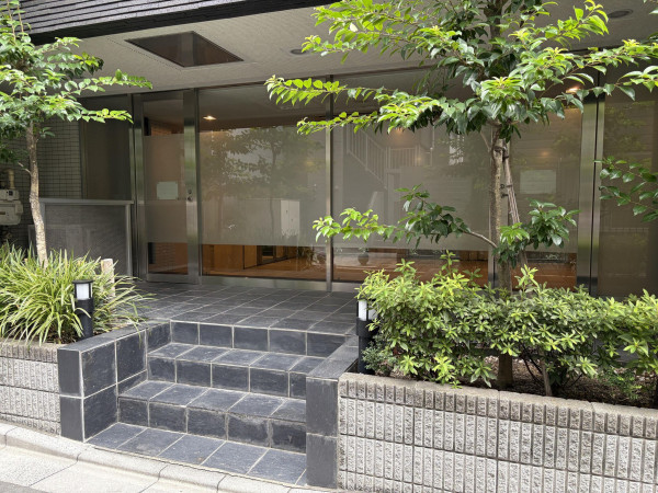 江東区新大橋、マンションのエントランス画像です
