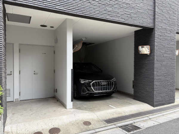 江東区新大橋、マンションの駐車場画像です