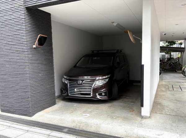 江東区新大橋、マンションの駐車場画像です