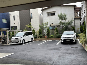 江東区東砂、マンションの駐車場画像です
