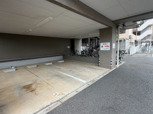 江東区東砂、マンションの駐車場画像です