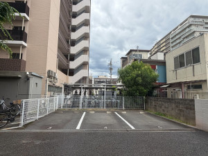 江東区東砂、マンションの駐車場画像です