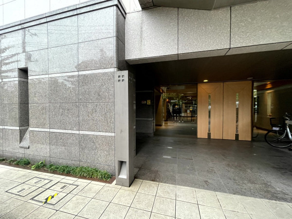 江東区東砂、マンションのエントランス画像です