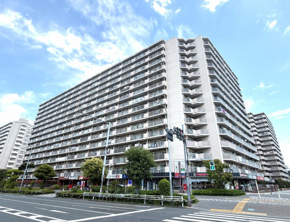 江東区大島、マンションの外観画像です