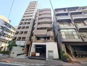 江東区亀戸、マンションの外観画像です