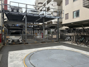 江東区亀戸、マンションの駐車場画像です