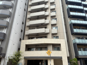 江東区亀戸、マンションの外観画像です