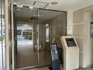 江東区亀戸、マンションのエントランス画像です