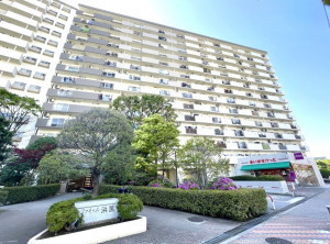 江東区塩浜、マンションの外観画像です