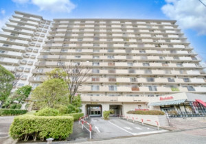 江東区塩浜、マンションの外観画像です