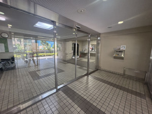 江東区塩浜、マンションのエントランス画像です