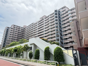 江東区亀戸、マンションの外観画像です