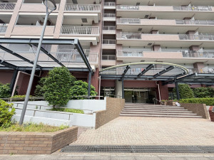 江東区亀戸、マンションのエントランス画像です