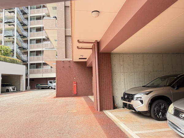 江東区亀戸、マンションの駐車場画像です