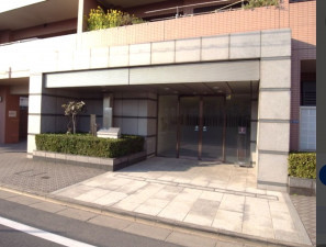 江東区大島、マンションのエントランス画像です
