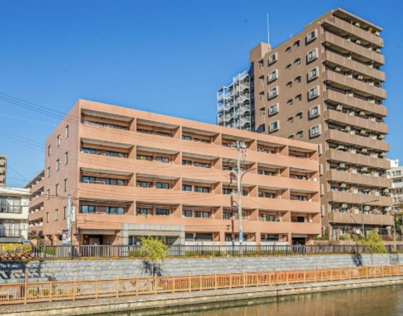 江東区大島、マンションの外観画像です