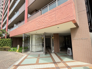 江東区大島、マンションのエントランス画像です
