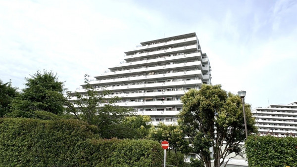 江東区越中島、マンションの外観画像です