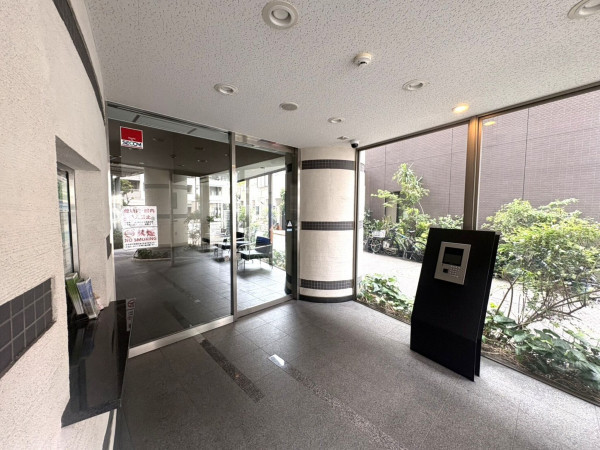 江東区富岡、マンションのエントランス画像です