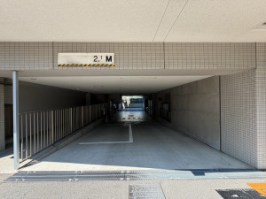 江東区東陽、マンションの駐車場画像です