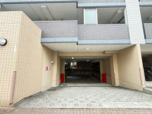 江東区大島、マンションの駐車場画像です